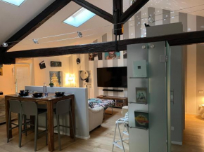 Movie Loft Art - Piccolo Attico immerso nell'arte con parcheggio privato Ascoli Piceno